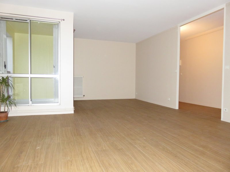 Appartement à louer  - 5 pièce(s) - 101 m2
