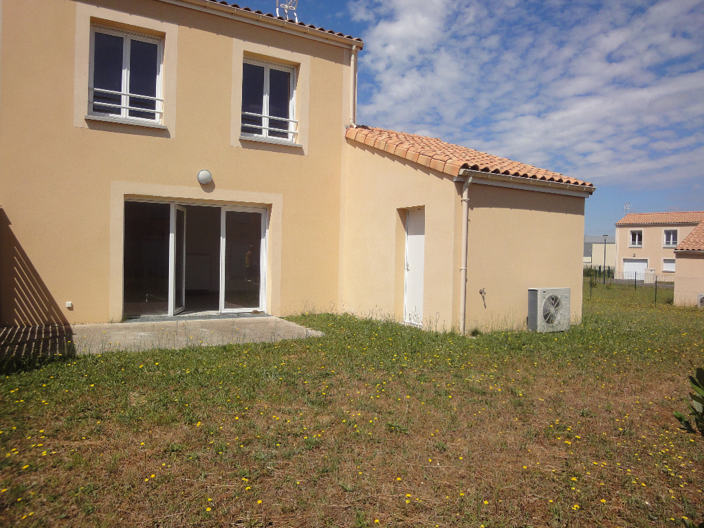 Maison neuve de 91m²  à louer à Montmorillon 4 pièce(s)