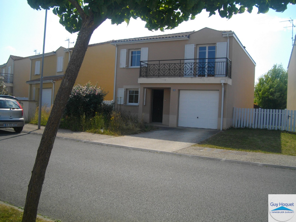 À louer, maison d'une surface habitable de 115 m², 5 pièces à POITIERS (86000).