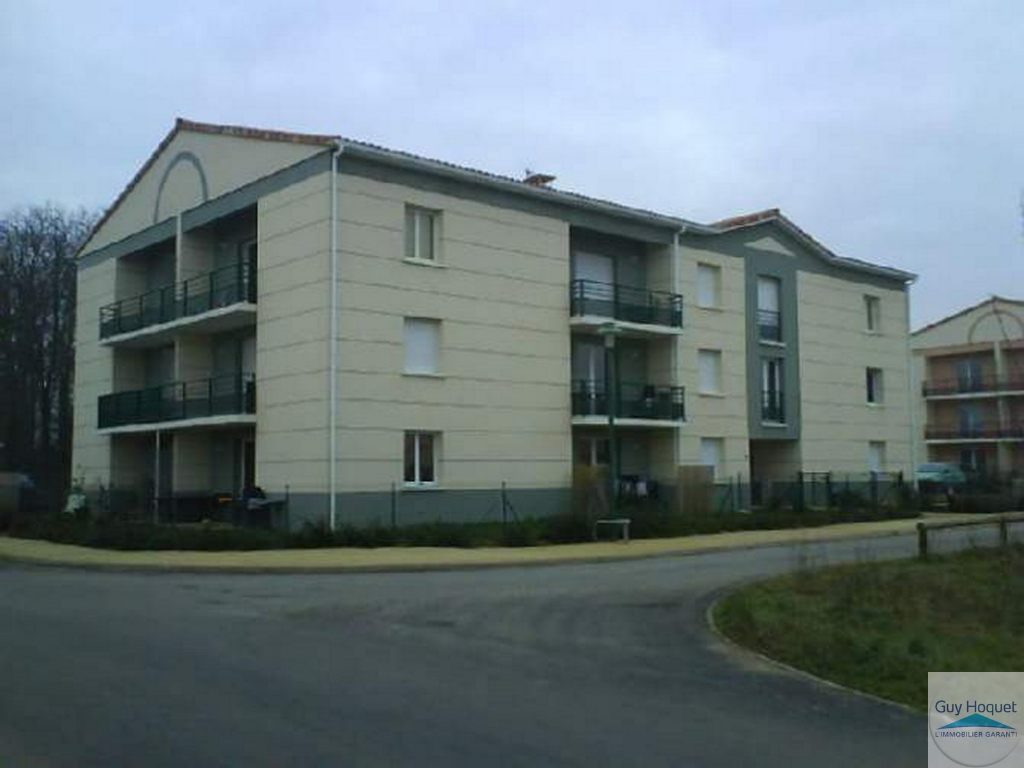 Appartement 2 pièces d'une surface habitable de 45,85 m² à louer à CROUTELLE (86240).
