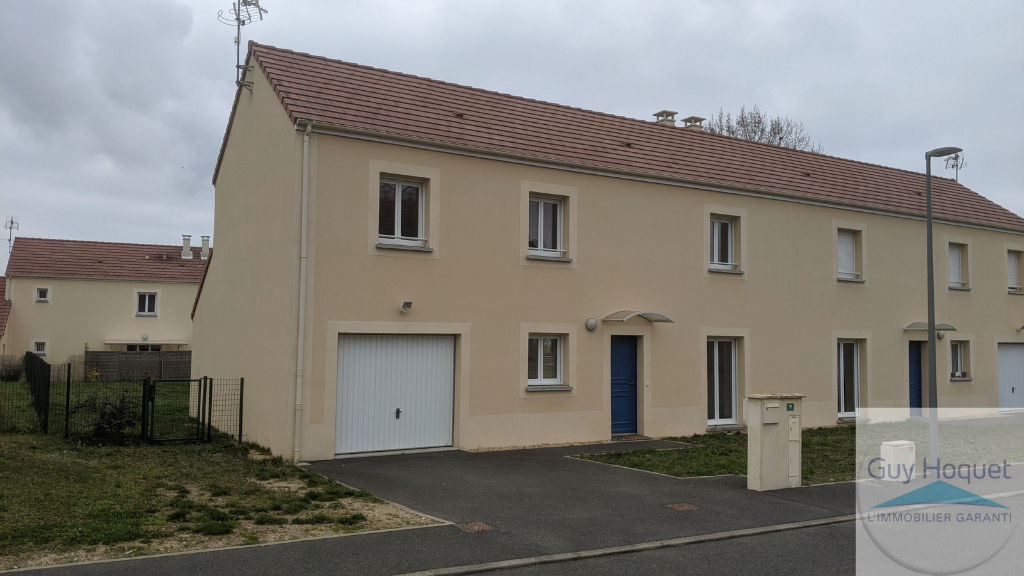 Maison de 106m²  à louer à Civaux 5 pièce(s)
