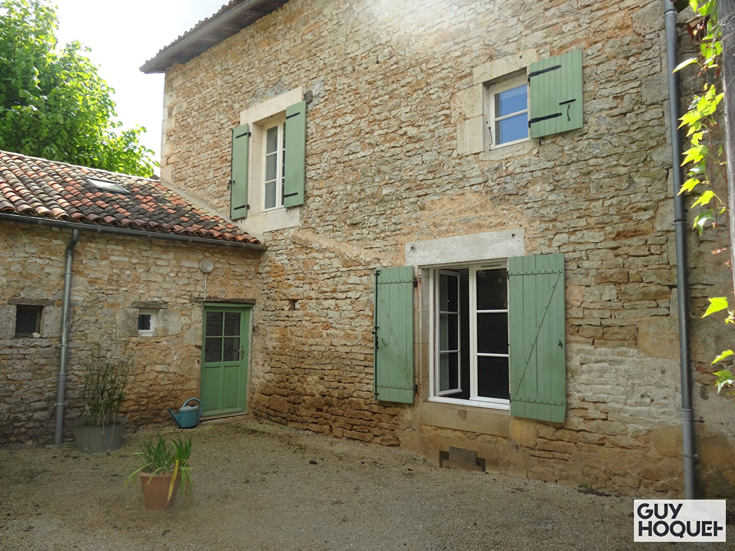 Maison Valence En Poitou (COUHE) 4 pièce(s)