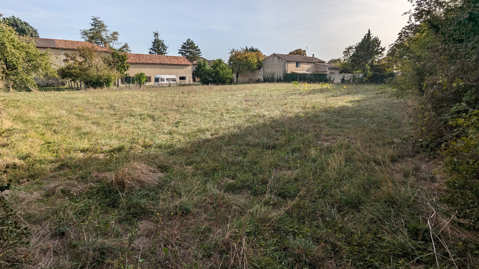 Terrain  viabilsé de 1135 m2 proche centre de Cissé