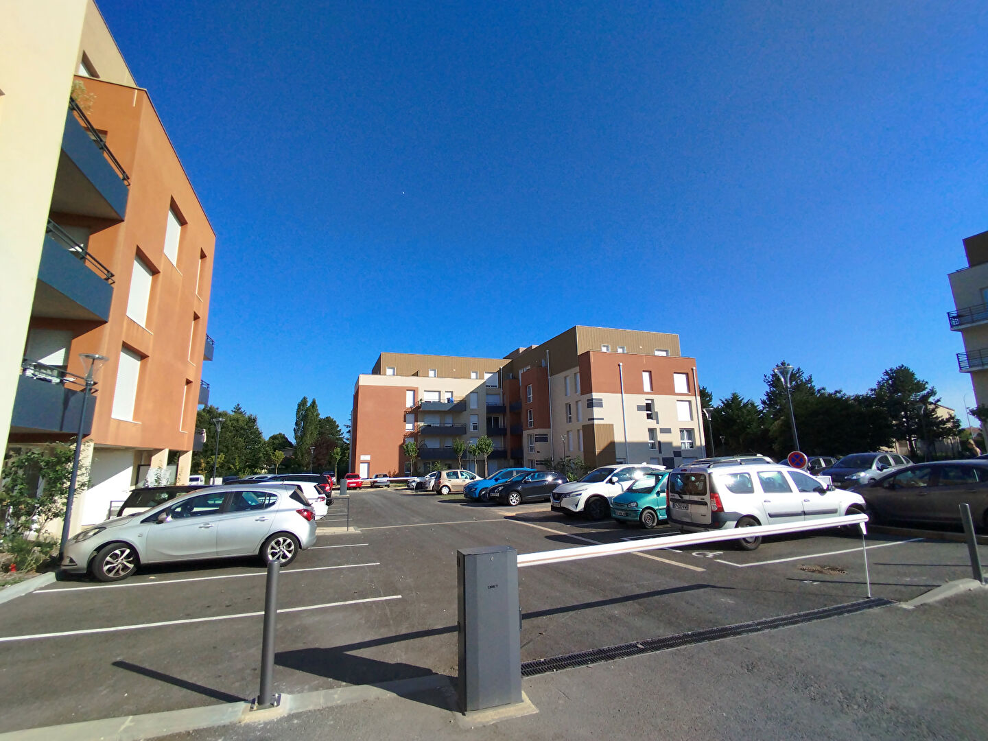 18 places de Parking proche facs de medecine