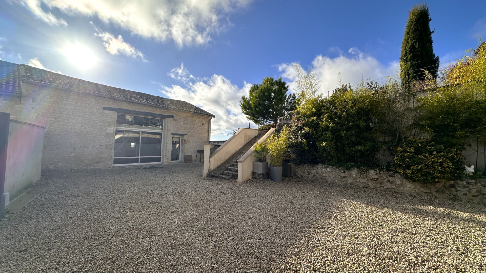 Propriété atypique et exceptionnelle 294 m2