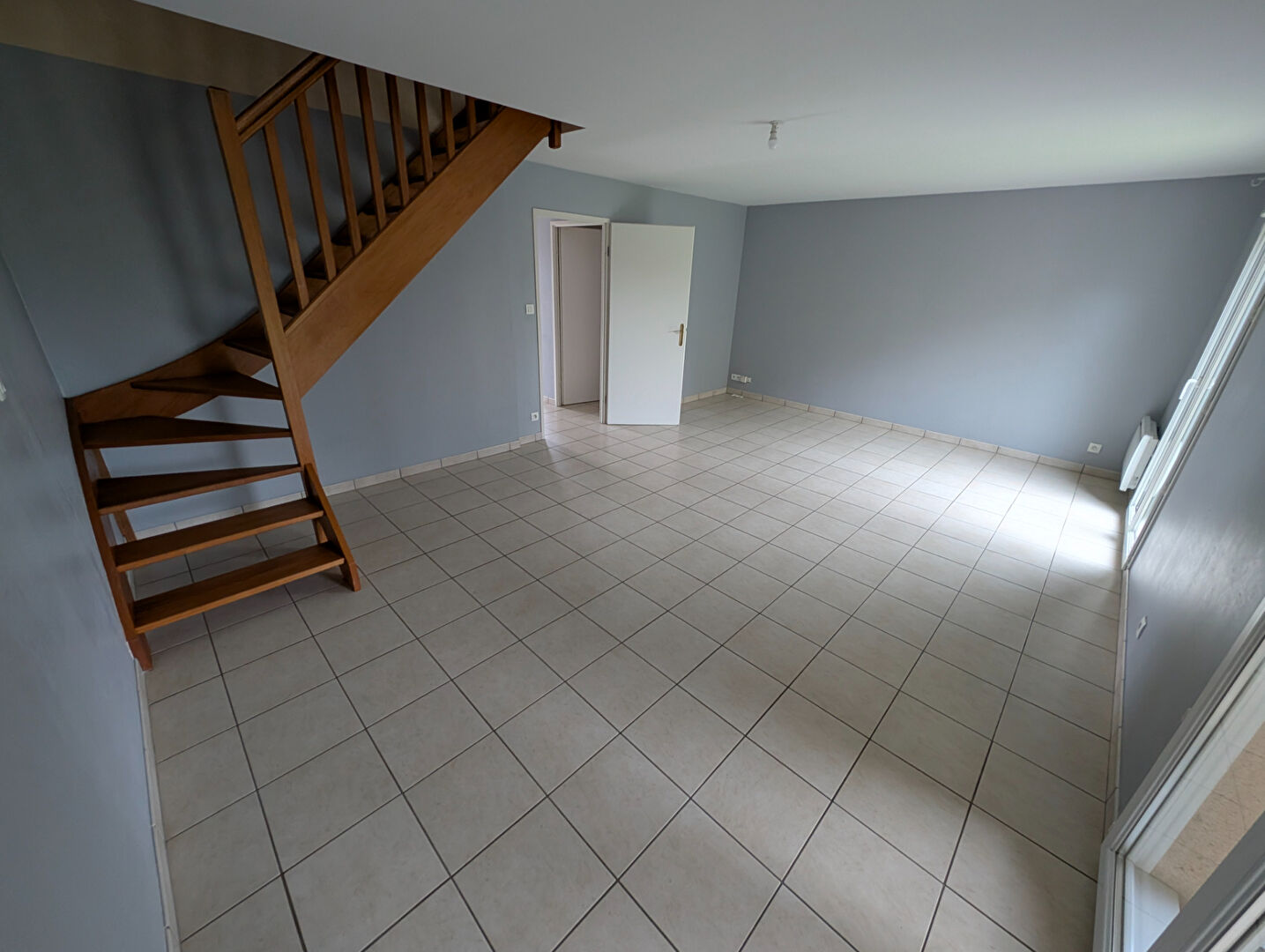 Maison Fontaine Le Comte 4 pièce(s)