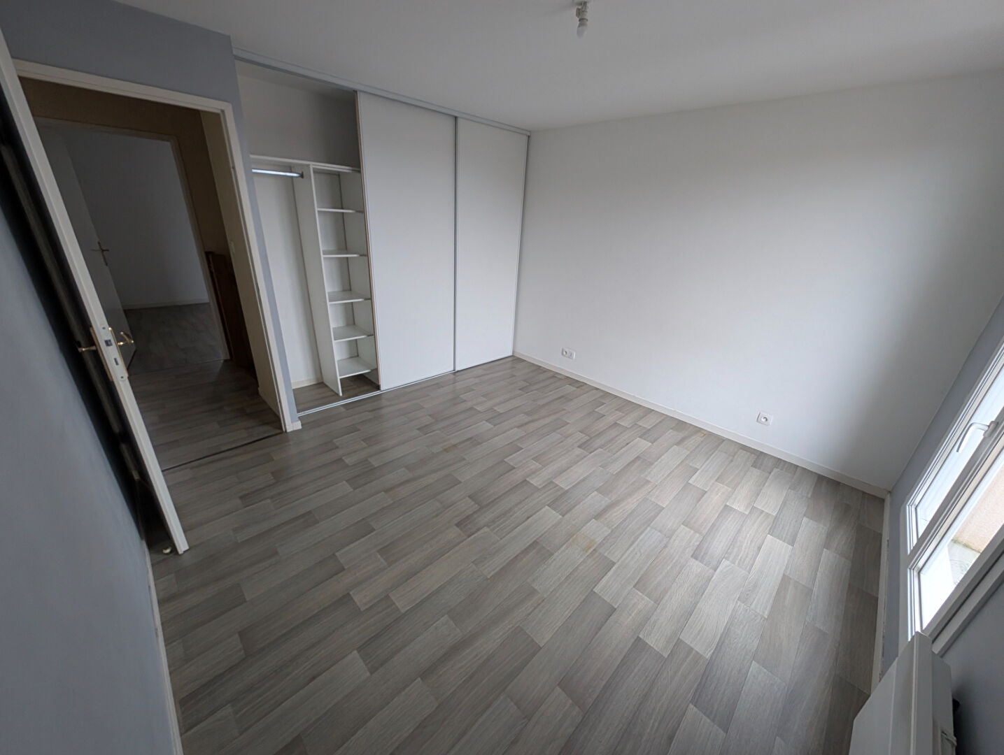 Maison Fontaine Le Comte 4 pièce(s)