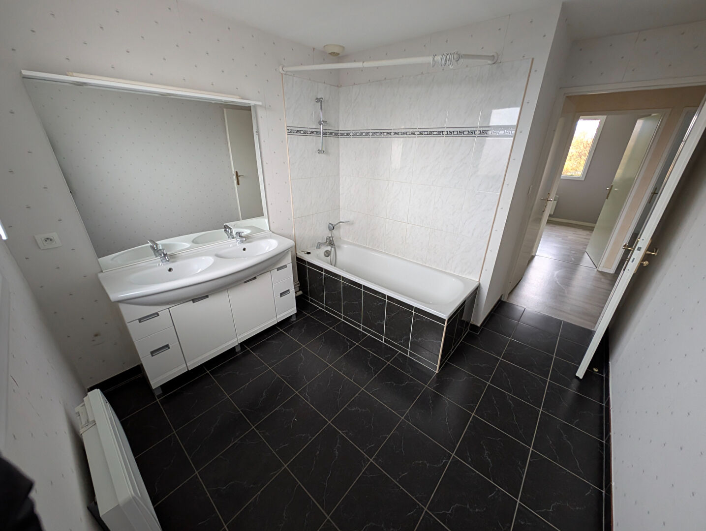 Maison Fontaine Le Comte 4 pièce(s)