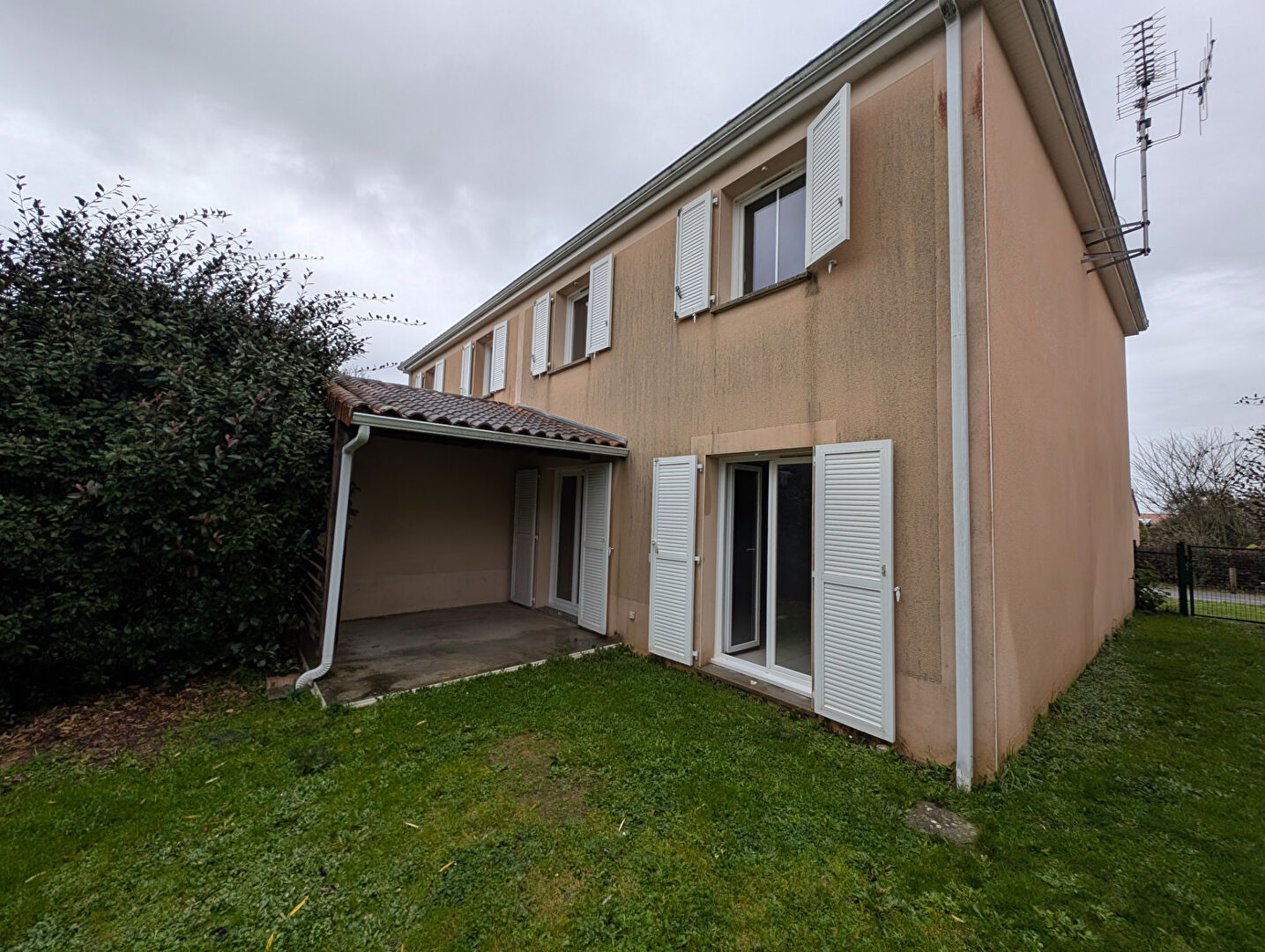 Maison Fontaine Le Comte 4 pièce(s)