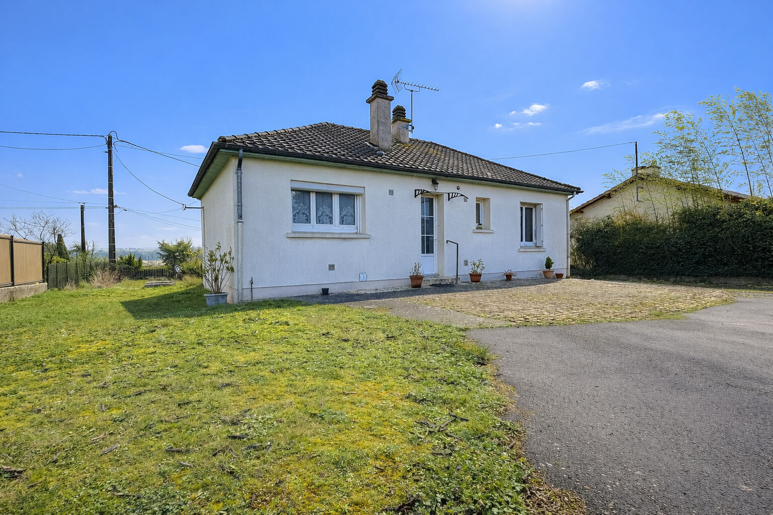 Maison Jaunay-Clan avec grand terrain