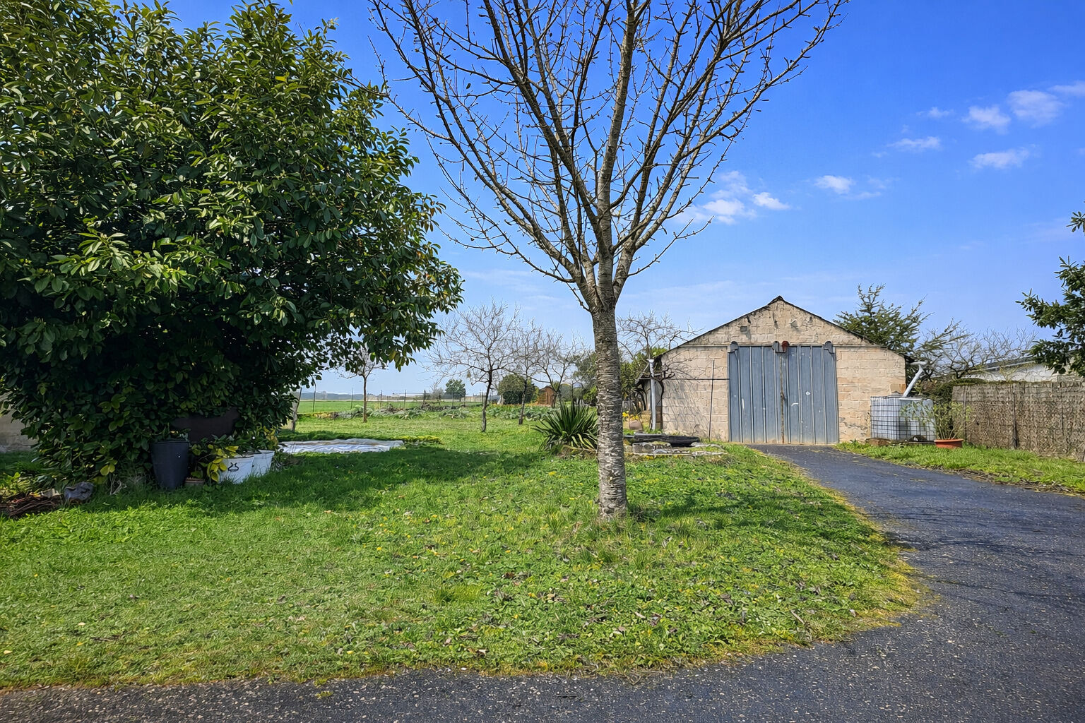 Maison Jaunay-Clan avec grand terrain