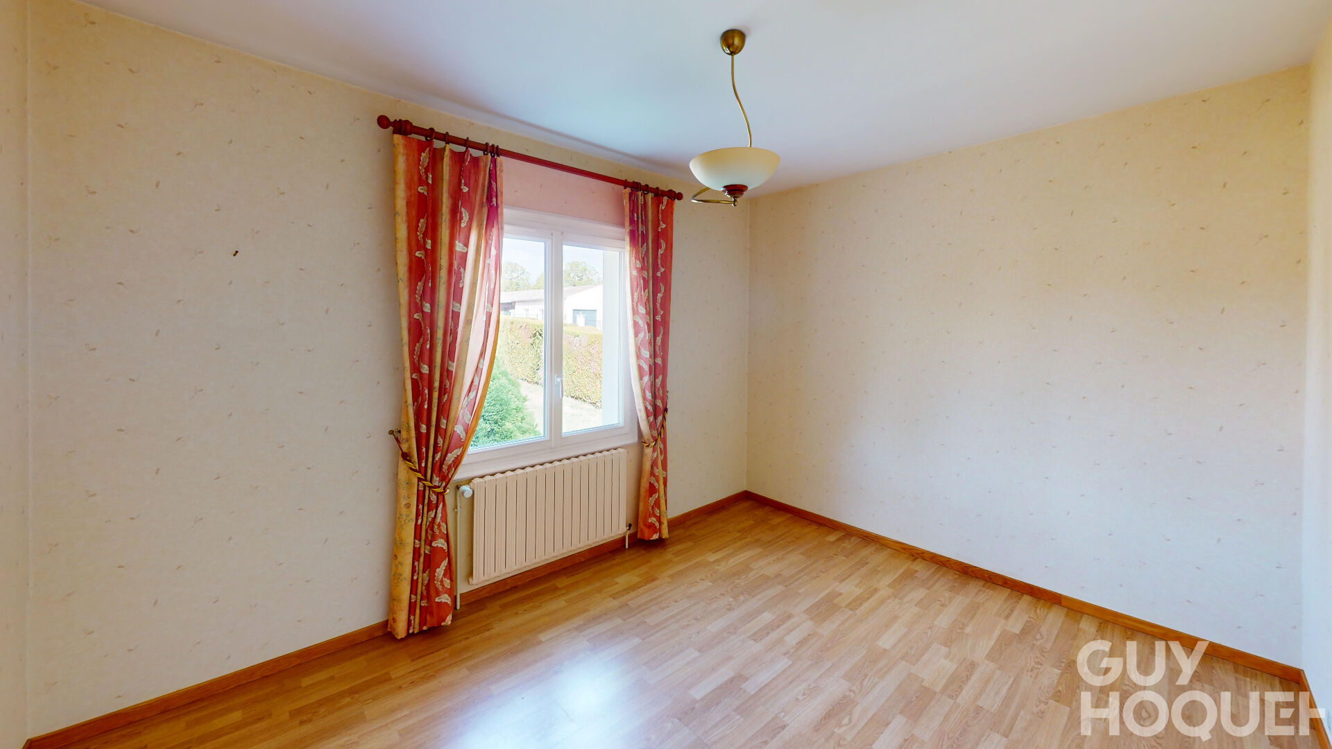 Maison Jaunay-Clan proche écoles et commerces