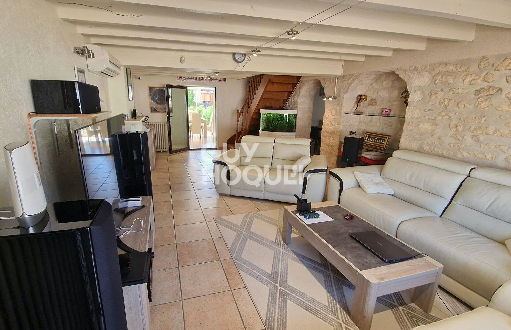 Ensemble de maisons avec dépendances