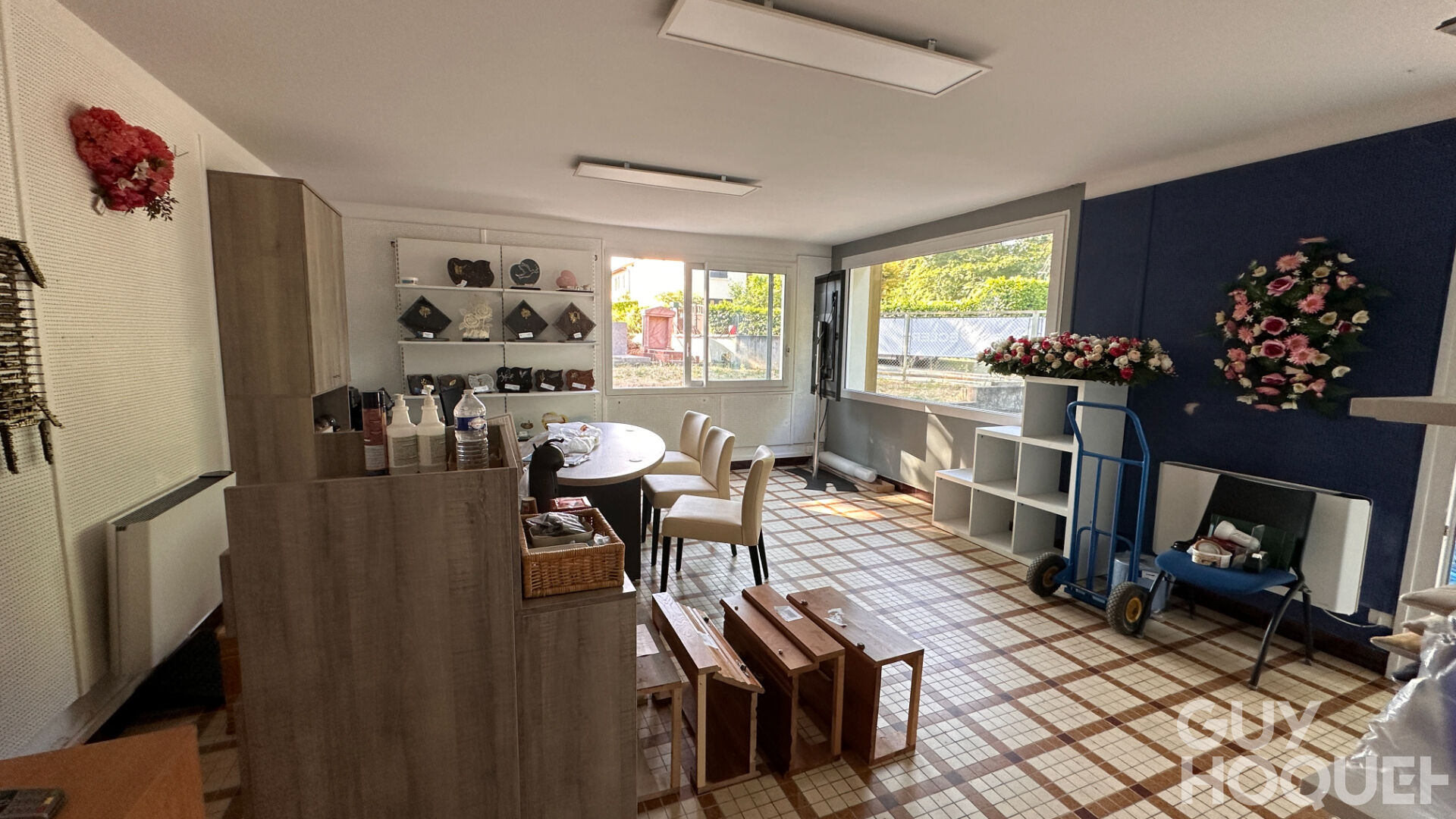 Local commercial Saint Benoit 300 m2 au sol