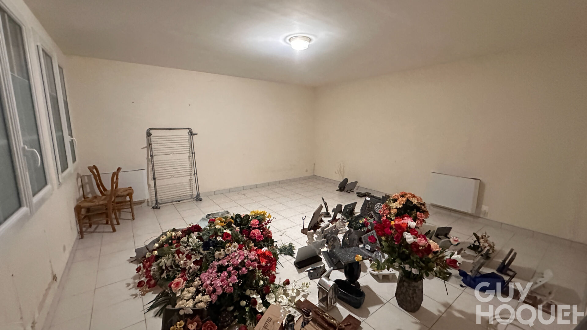 Local commercial Saint Benoit 300 m2 au sol