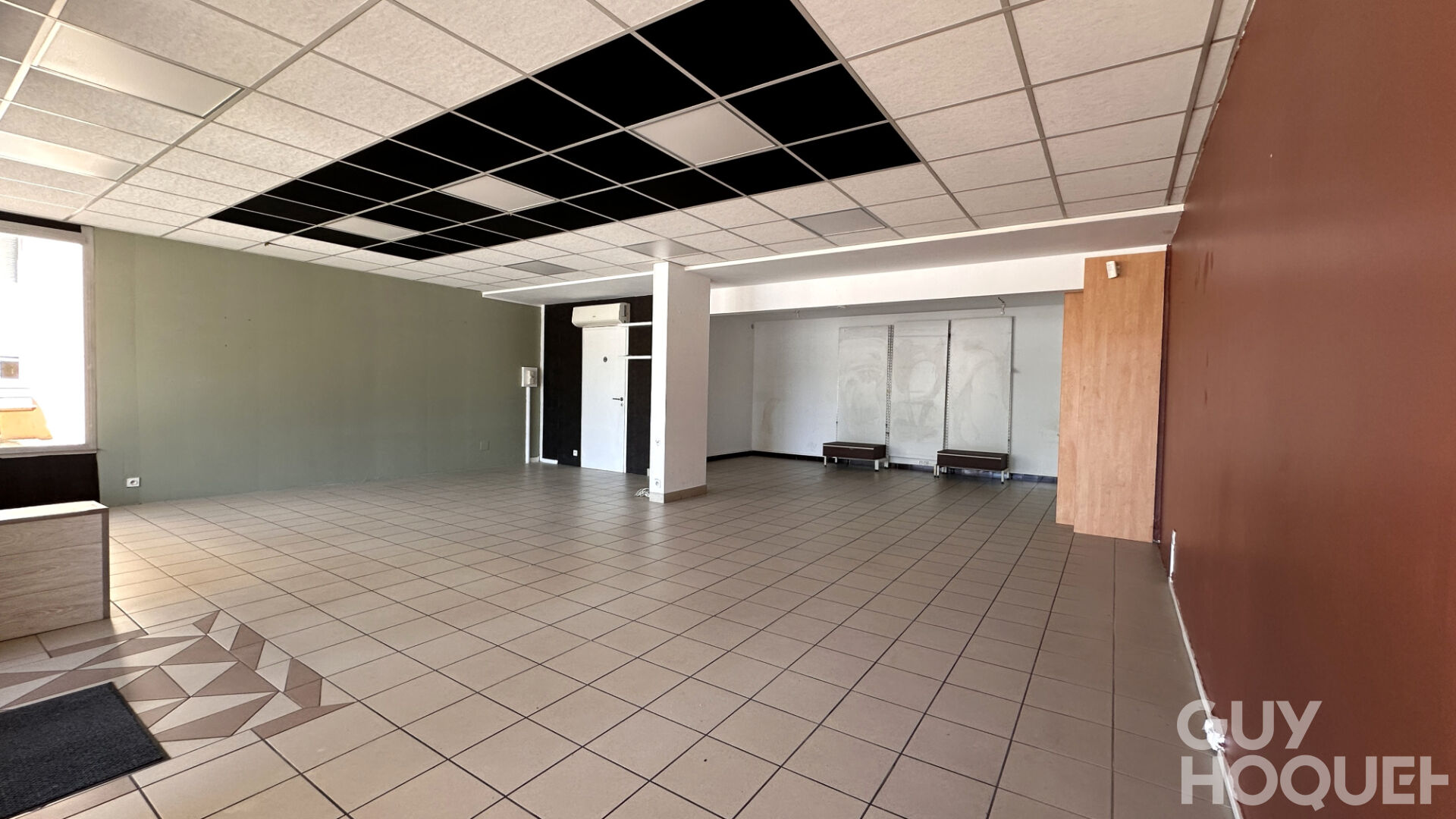 Local commercial Jaunay-Clan 101 m2