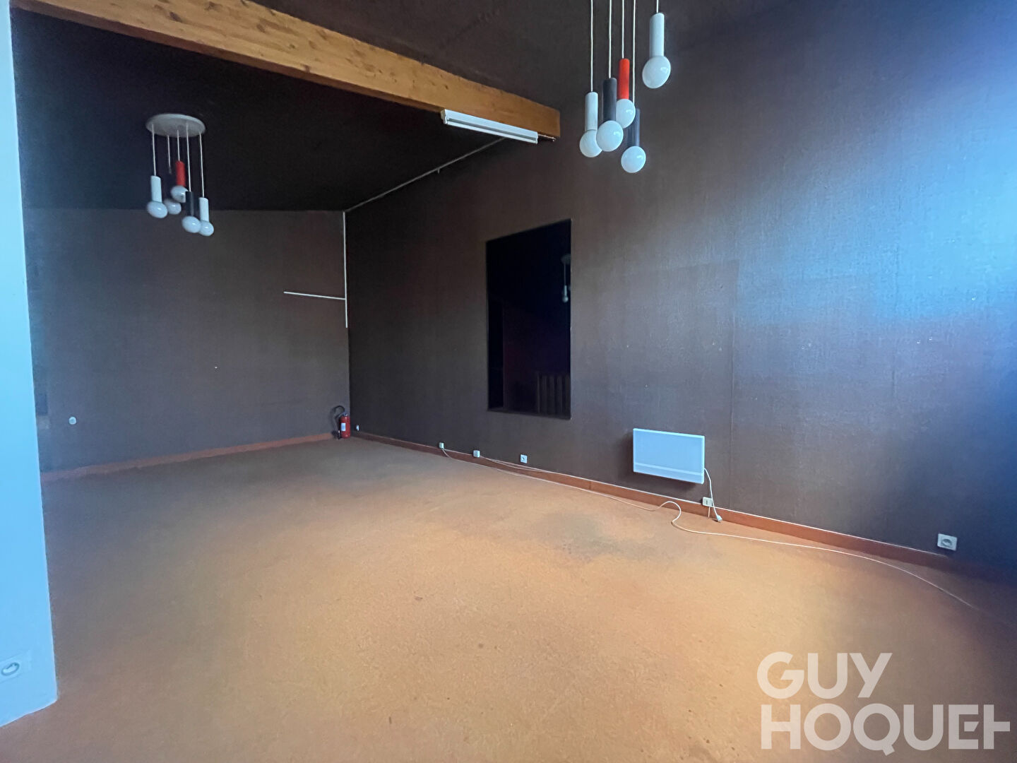 Local commercial Jaunay-Clan 150 m2 (125m² habitables)