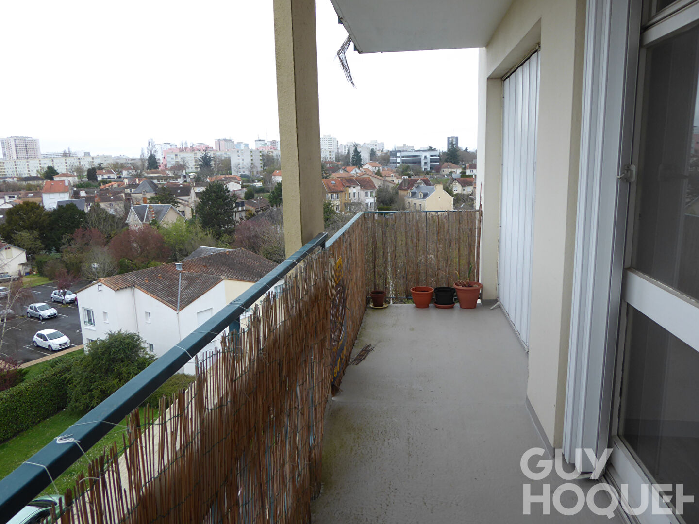 APPARTEMENT T2 avec cave et parking - POITIERS