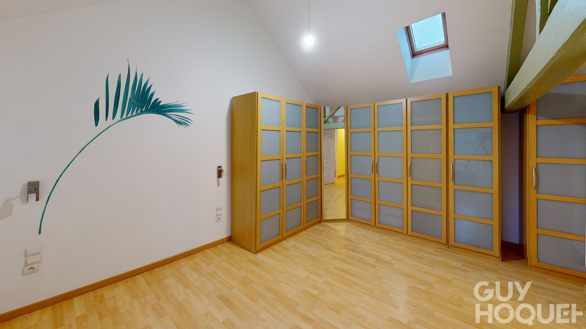 MAISON DE CARACTÈRE - DEPENDANCE