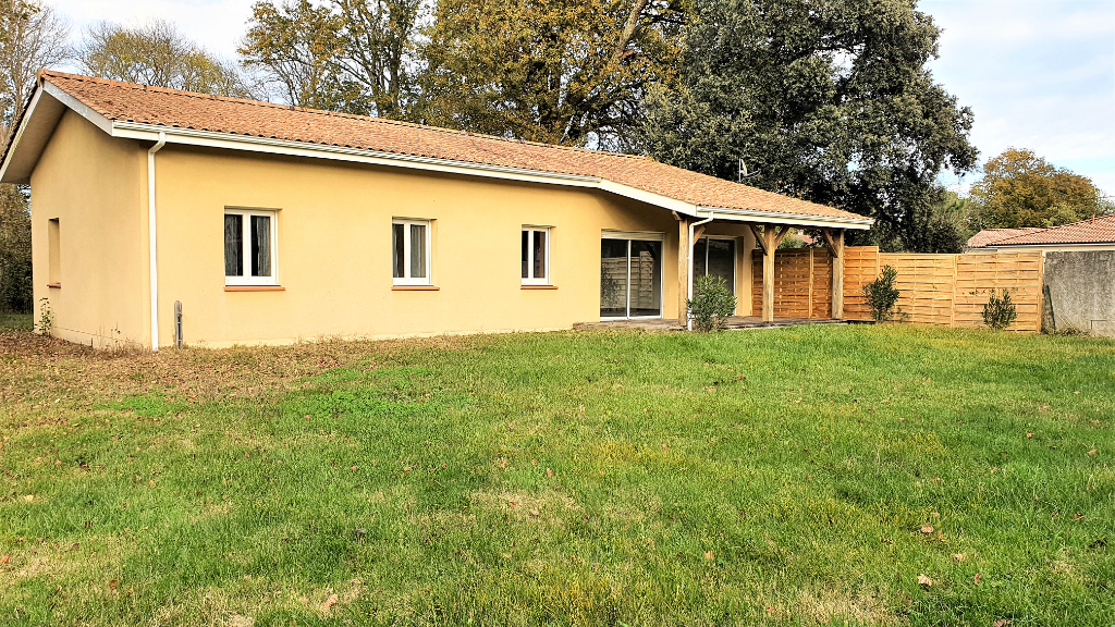 Maison Grayan Et L'hopital 4 pièce(s)