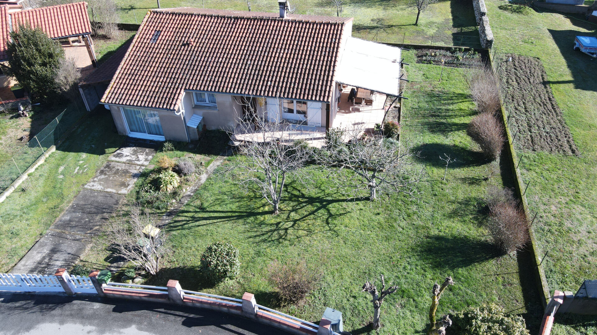 Villa plain-pied avec jardin