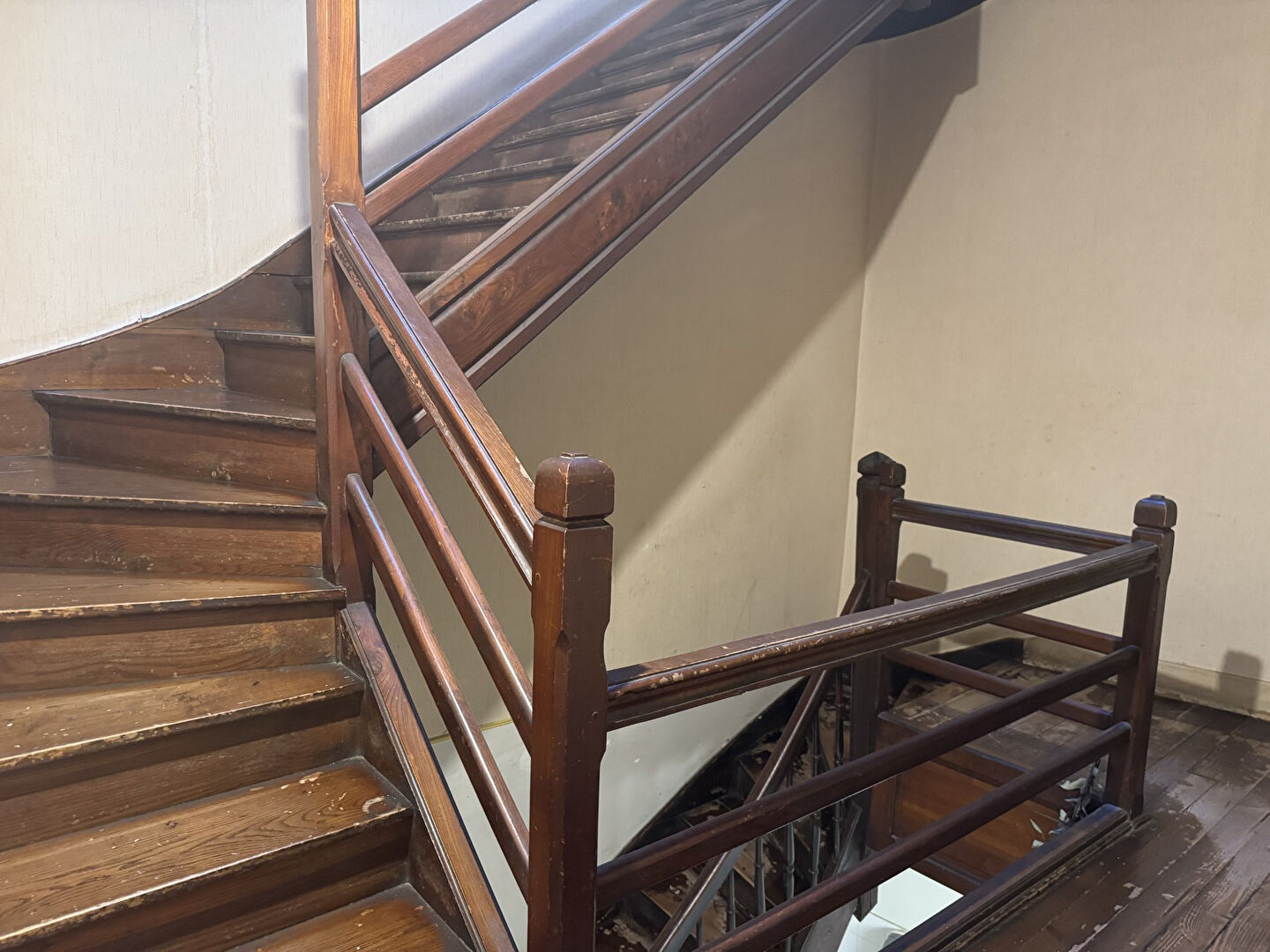 IMMEUBLE avec local comercial au centre de Varilhes