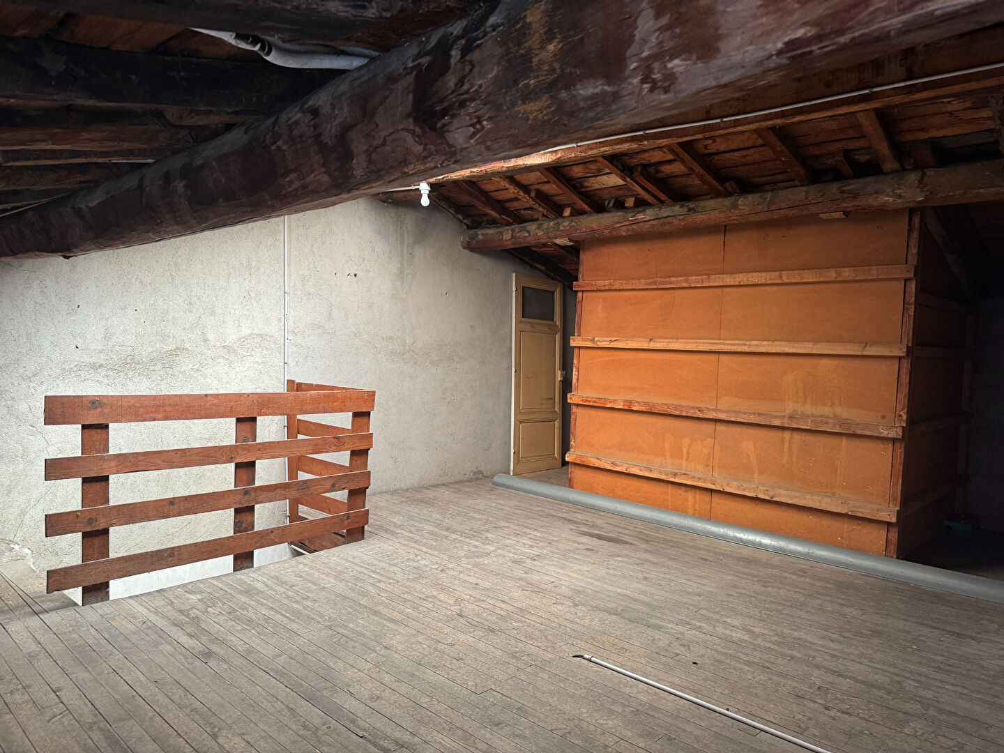 IMMEUBLE avec local comercial au centre de Varilhes