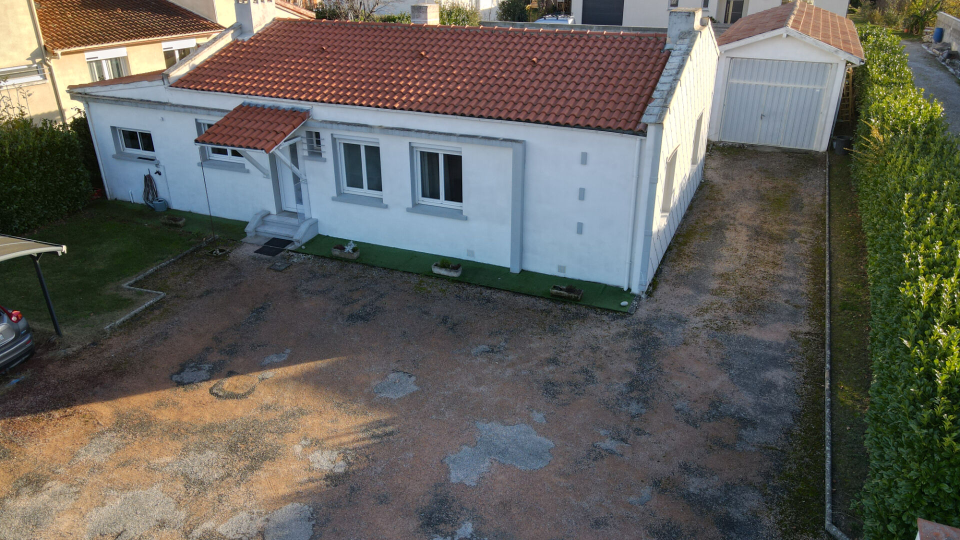 Plain-pied avec jardin et garage