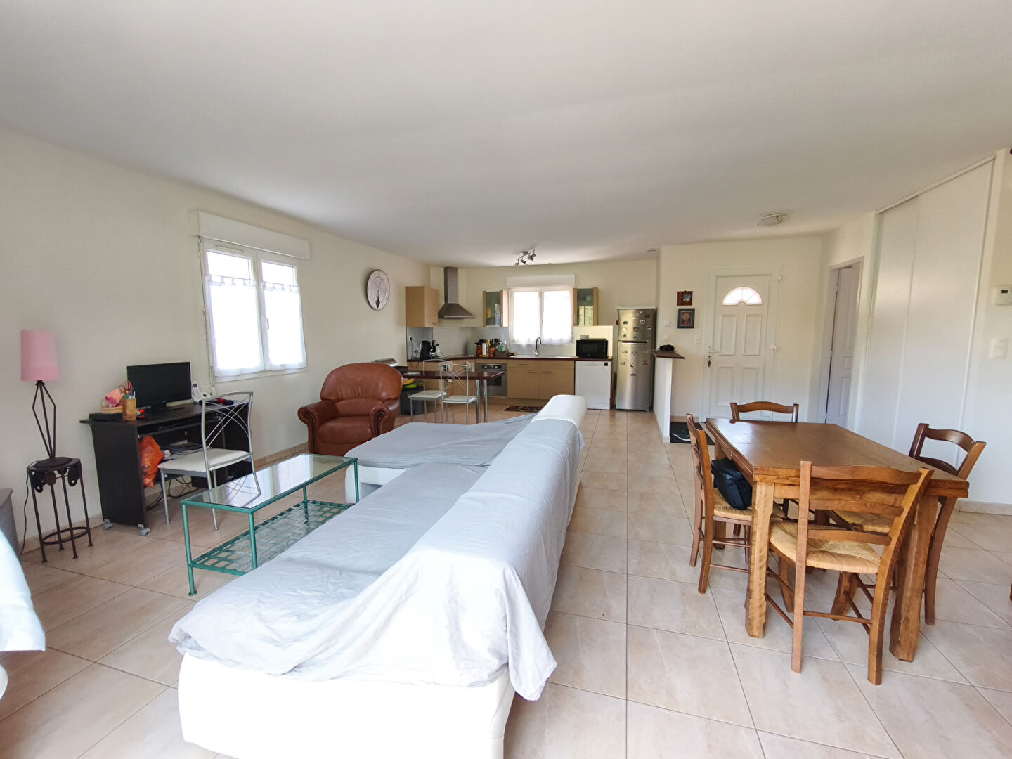 Villa avec garage et jardin