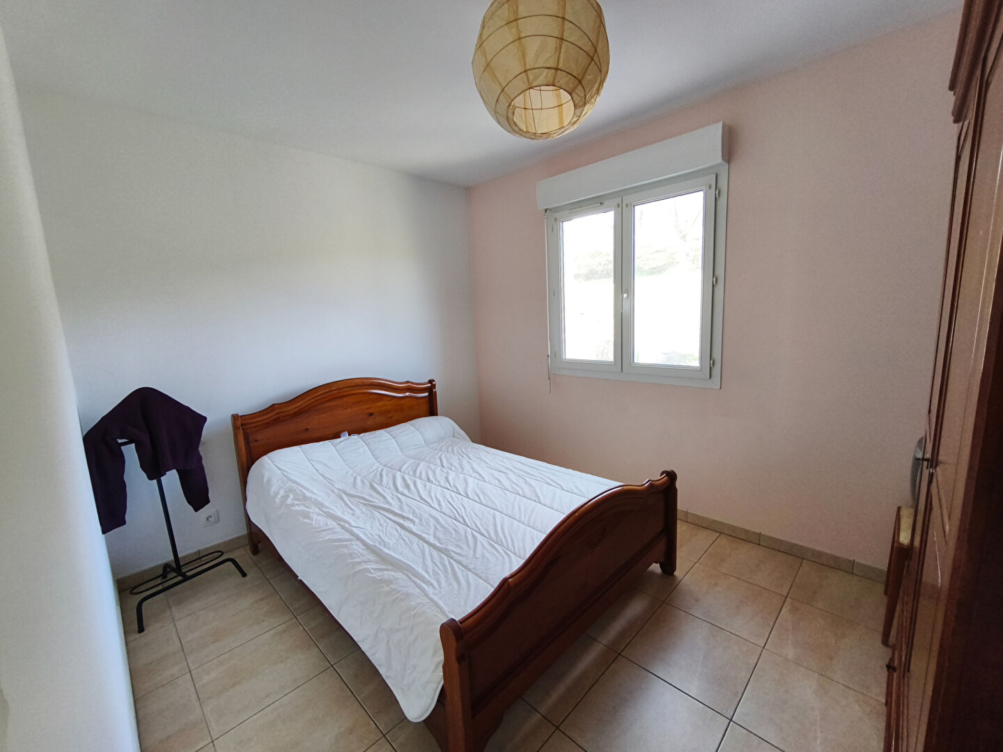 Villa avec garage et jardin