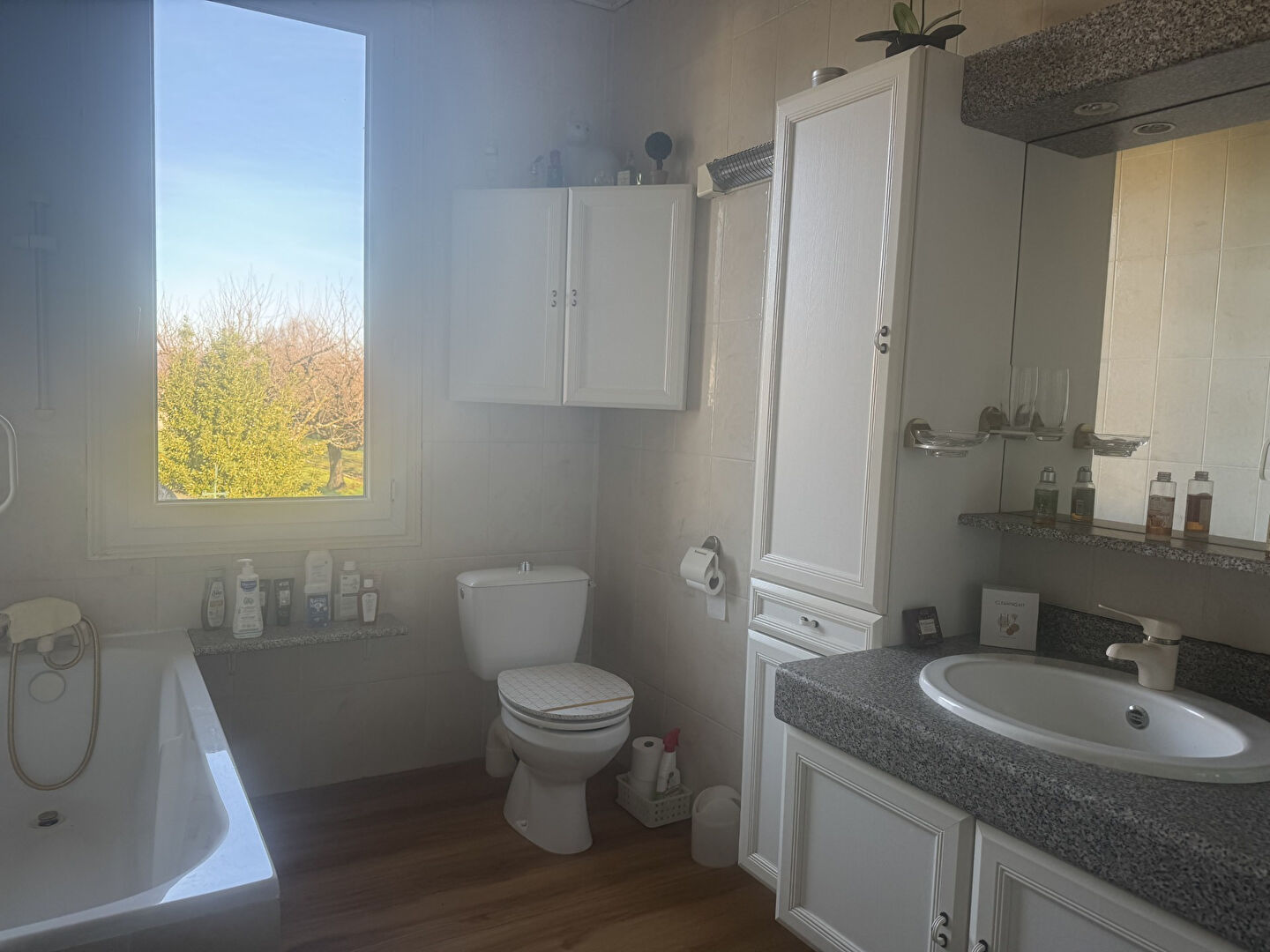 Maison rénovée avec 1900 m2 de terrain