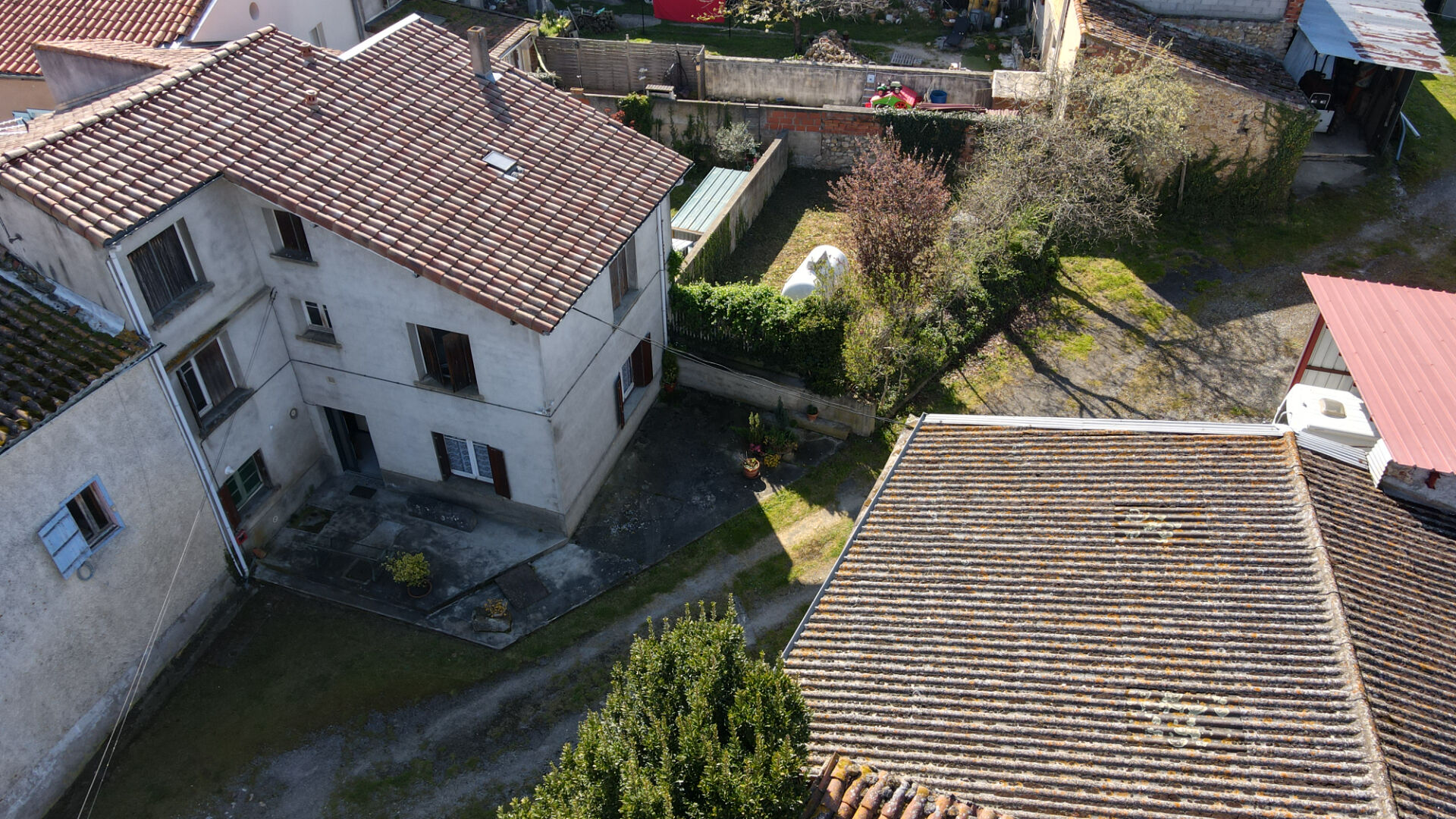 Maison avec 645 m² de dépendances