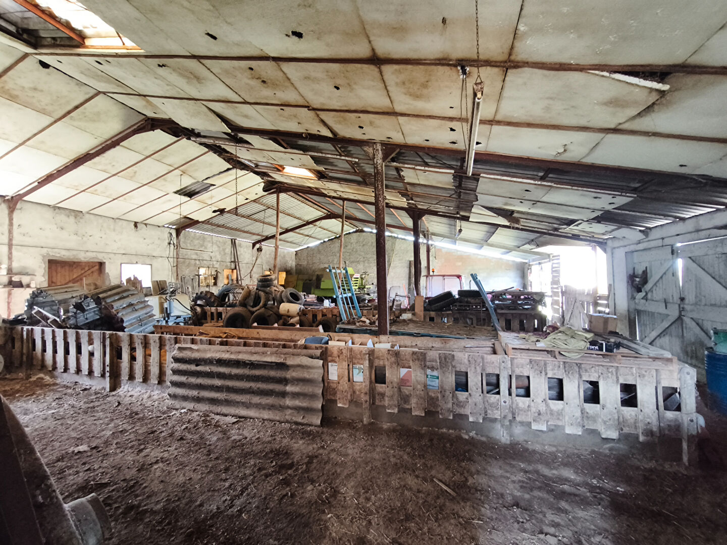 Maison avec 645 m² de dépendances