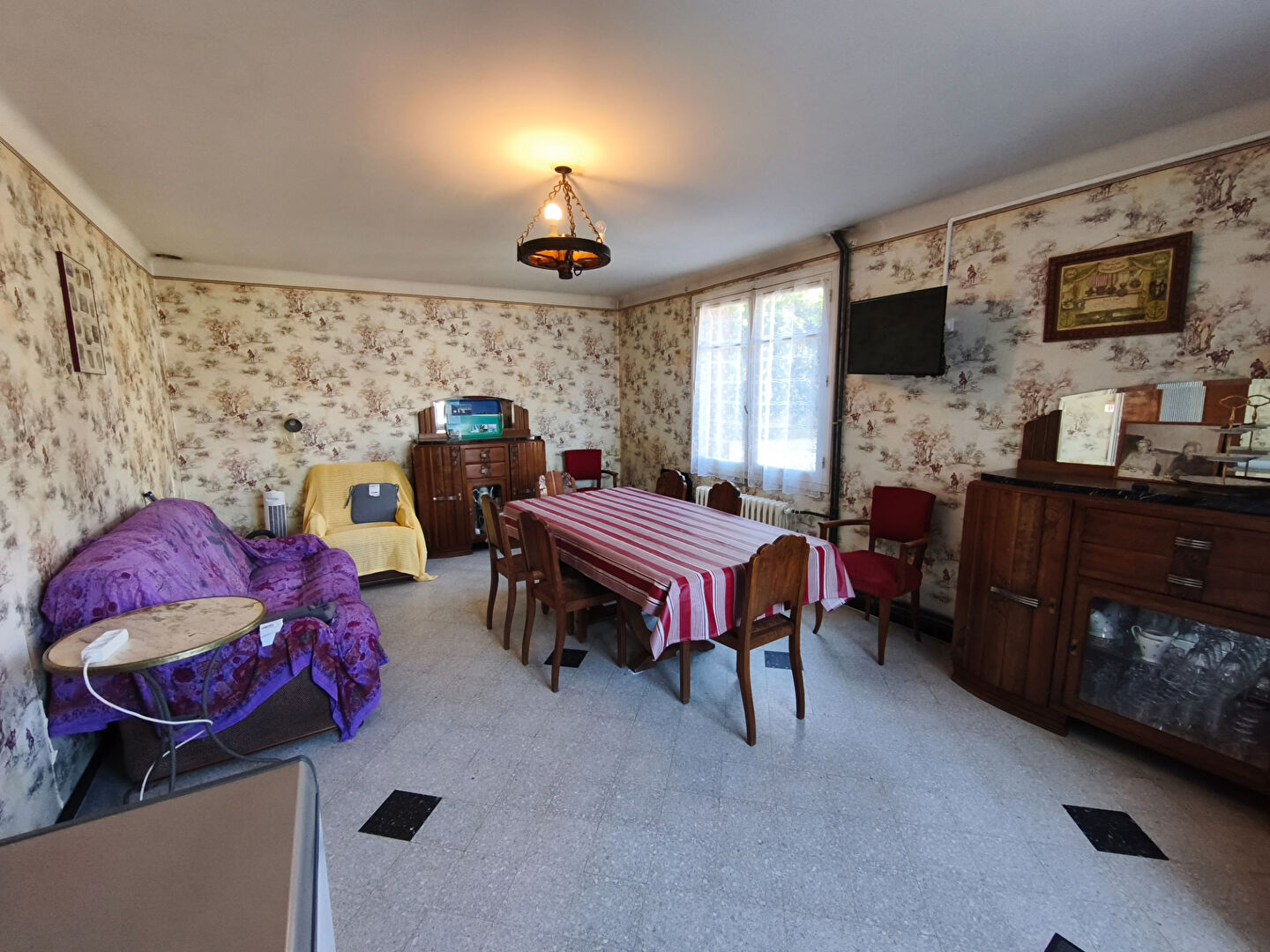 Maison avec 645 m² de dépendances