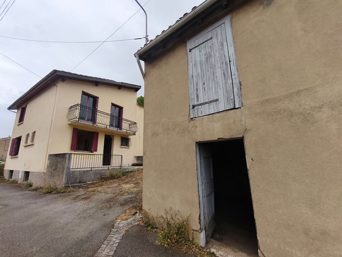 Maison avec dépendance et grange