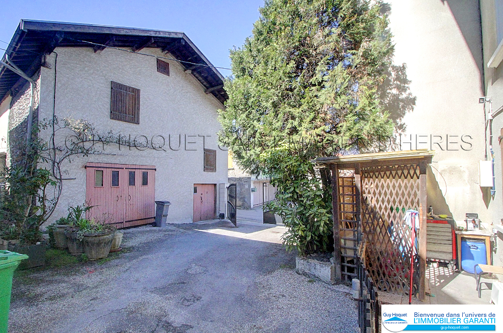 Maison à rénover de 90 m² à vendre à DOMÈNE (38420).