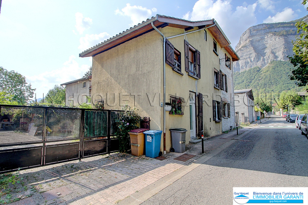 À vendre, maison de village 110 m², 5 pièces à CROLLES (38920).