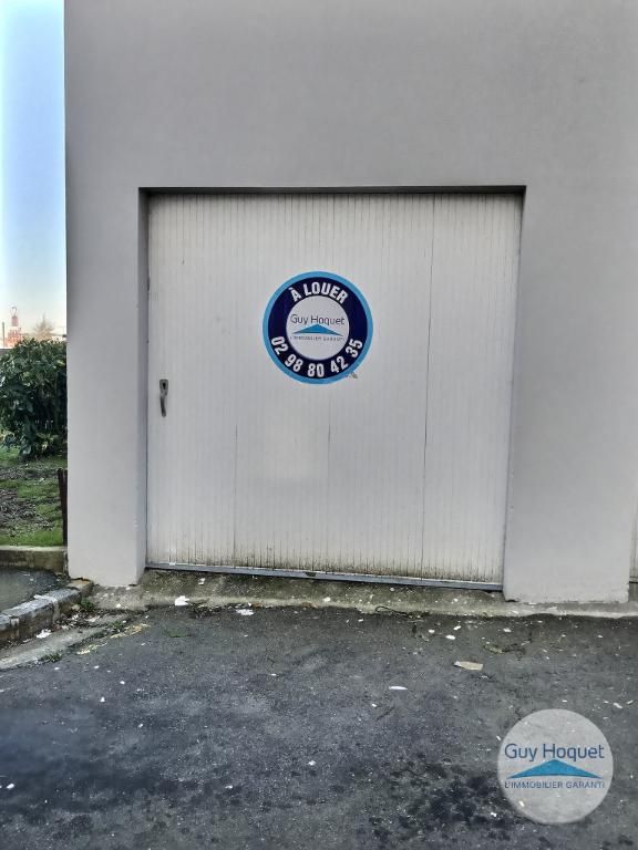 A louer garage fermé à BREST à proximité du centre commercial Géant