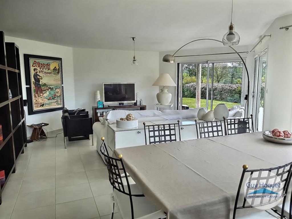 A louer Maison T8 secteur  Le Douvez à GUIPAVAS