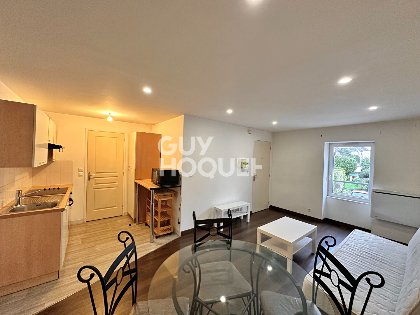 A louer appartement T2 Meublé à GUIPAVAS Zone commerciale du Froutven