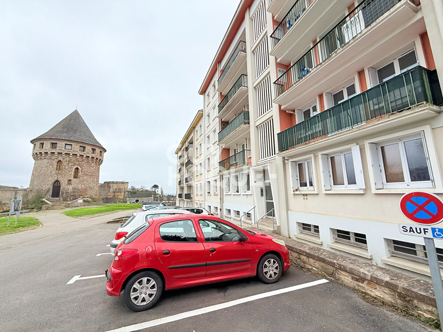 A louer appartement T3 à BREST Face Tour Tanguy
