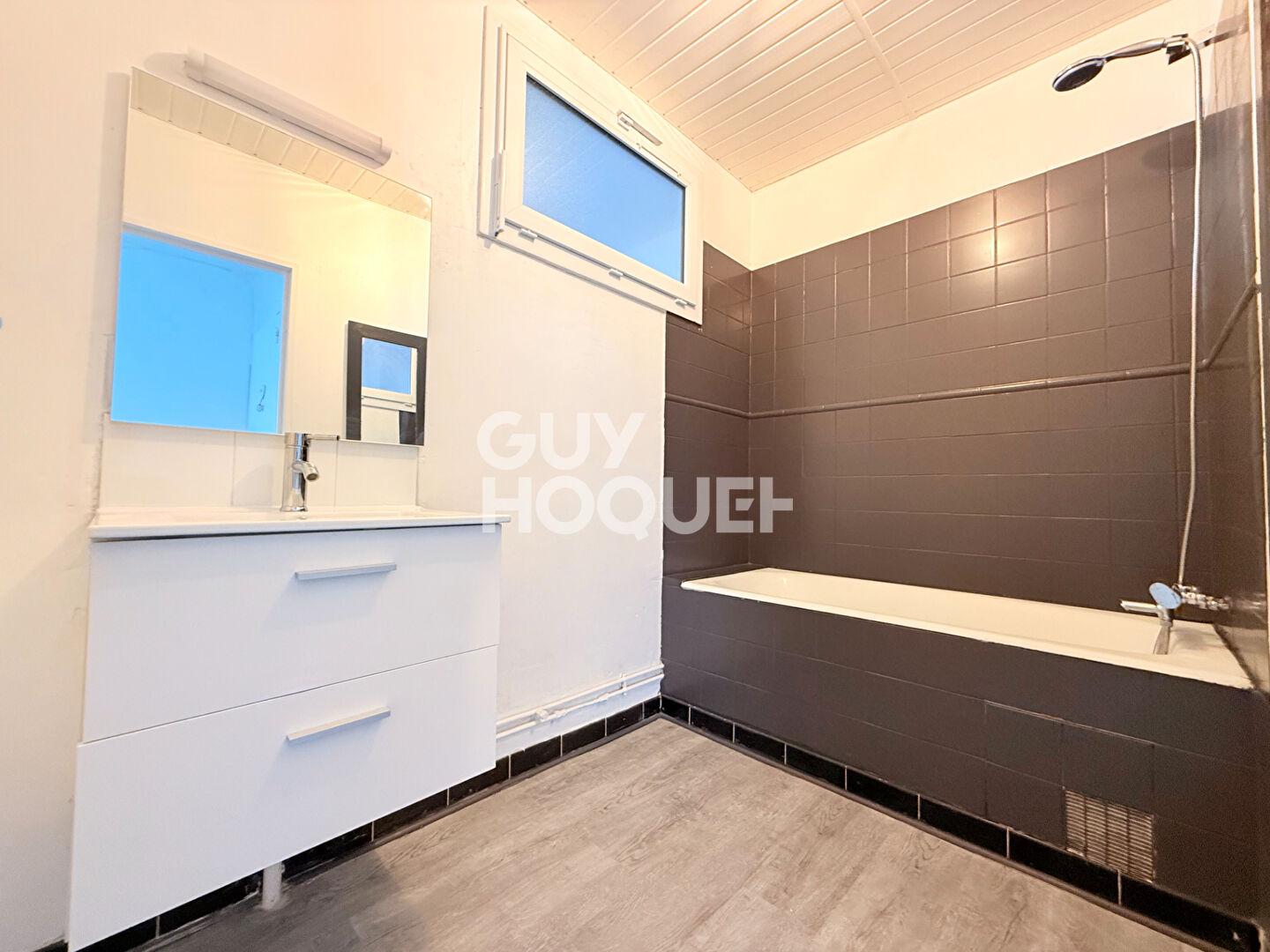 A louer appartement T2 à BREST Proche Centre Commercial SHOP PARK,