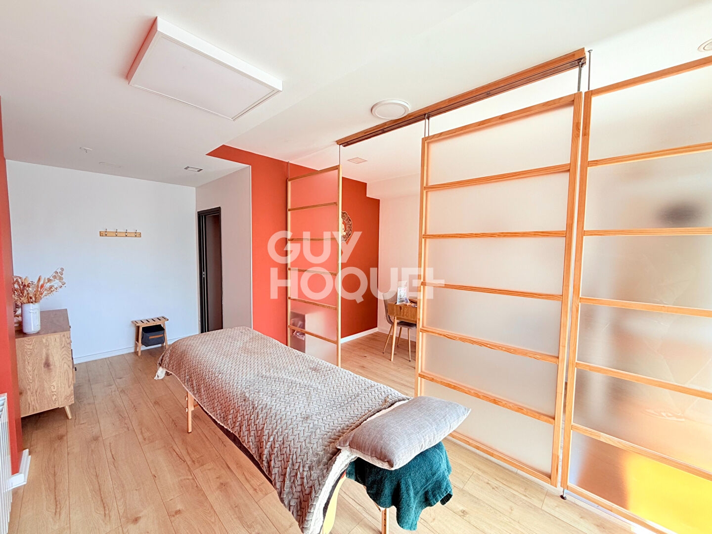 A LOUER - Local commercial - Centre-ville de SAINT-RENAN