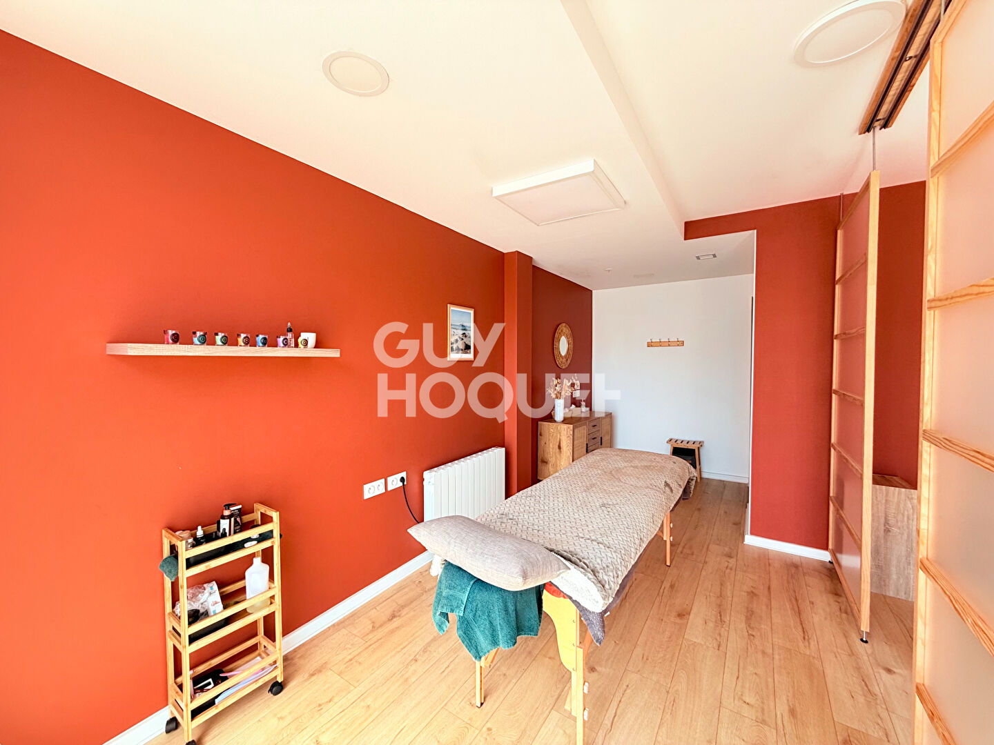 A LOUER - Local commercial - Centre-ville de SAINT-RENAN