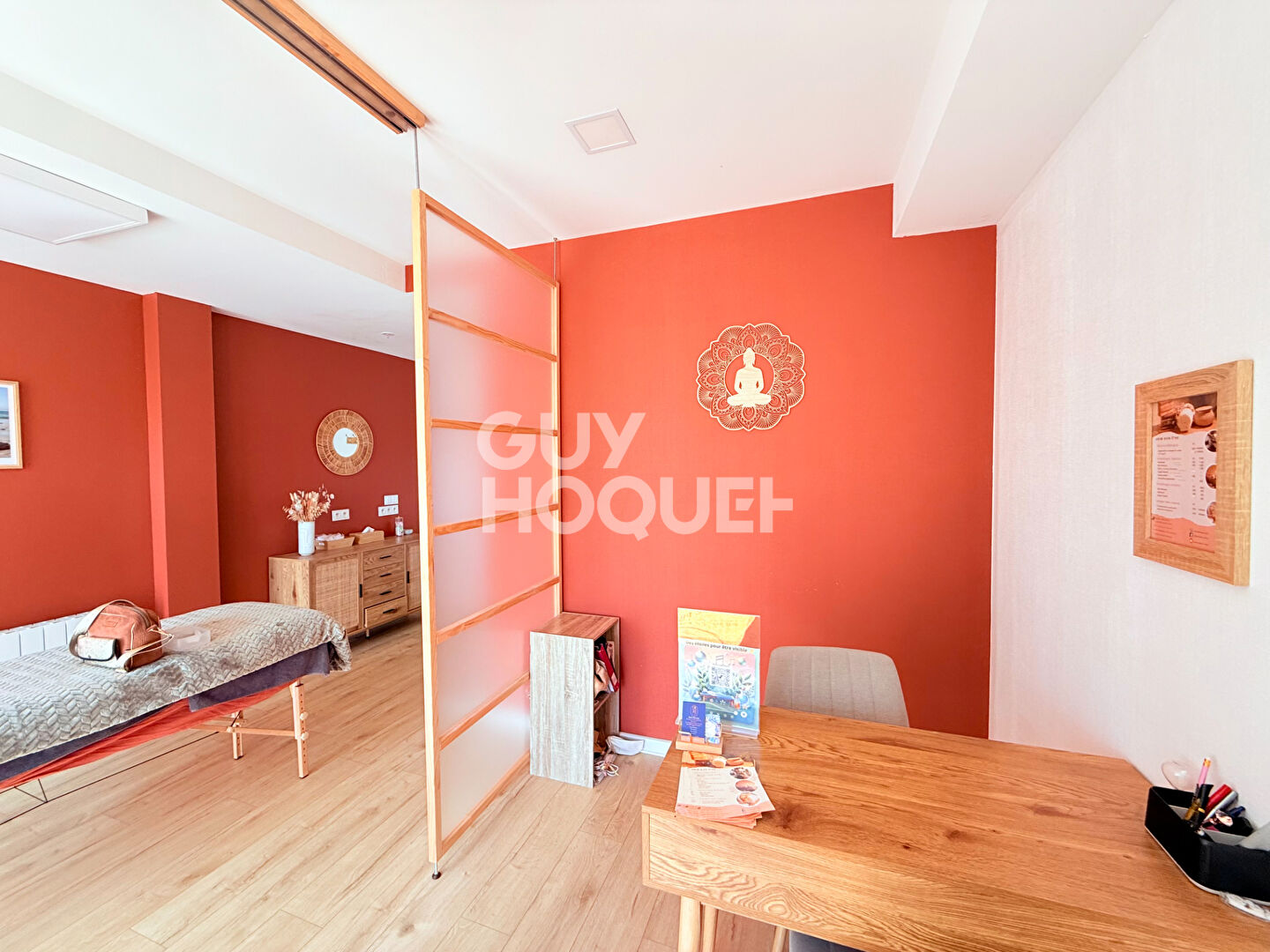 A LOUER - Local commercial - Centre-ville de SAINT-RENAN