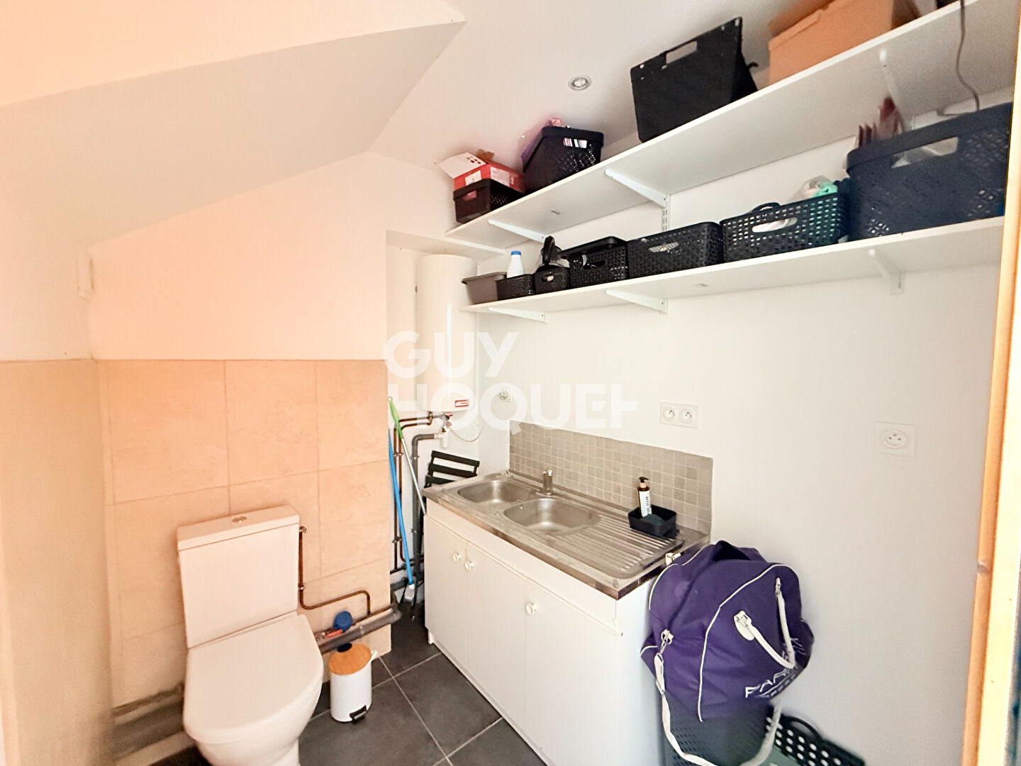 A LOUER - Local commercial - Centre-ville de SAINT-RENAN