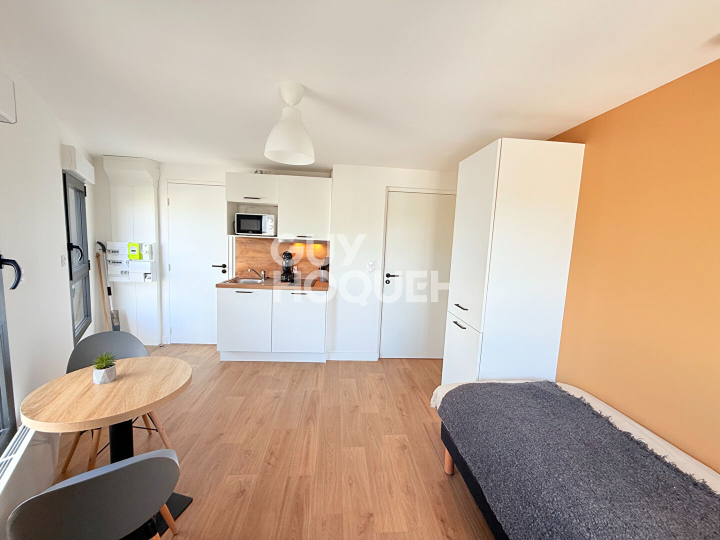 A LOUER - Studio meublé - Quartier Fac de Médecine à BREST