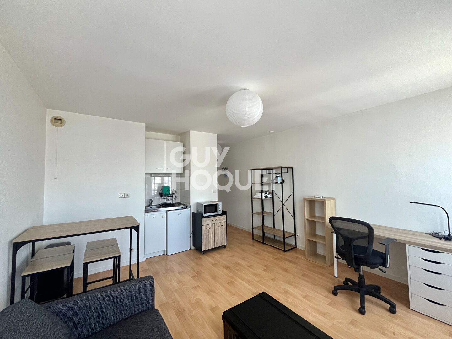 A LOUER - Studio - CENTRE VILLE