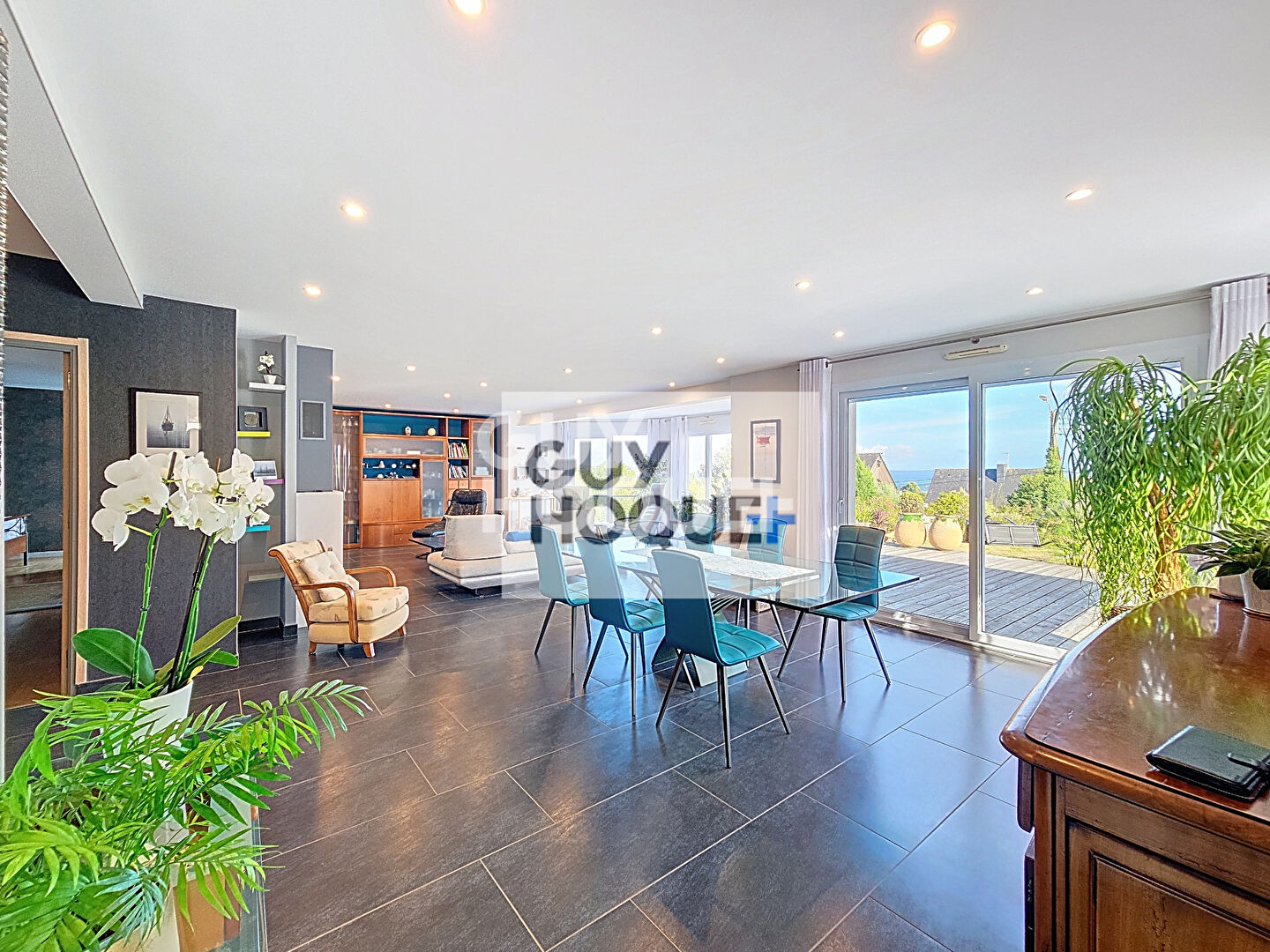 A vendre Maison de + 200m² - Quartier résidentiel à PLOUGONVELIN