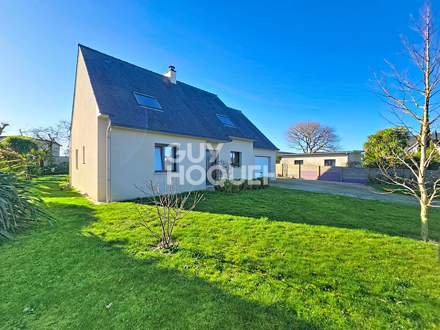 Maison moderne T7 - Quartier résidentiel à LANDIVISIAU